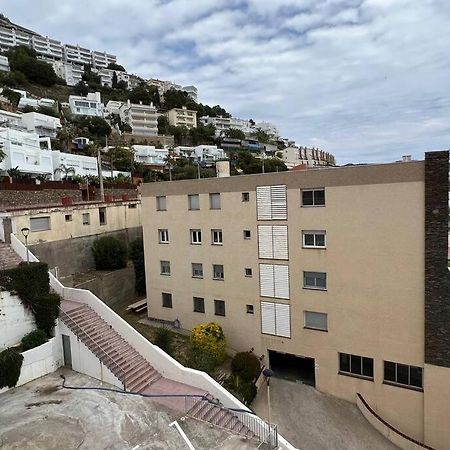 Apartamento Tres Habitaciones Con Vistas Al Mar En Roses Exterior photo