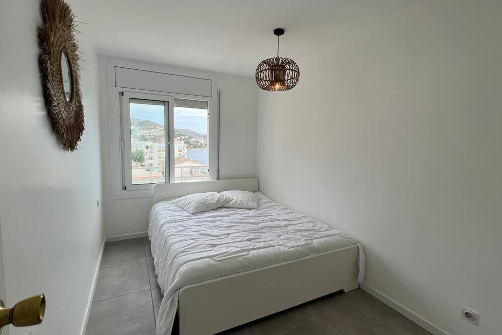 Apartamento Tres Habitaciones Con Vistas Al Mar En Roses Exterior photo